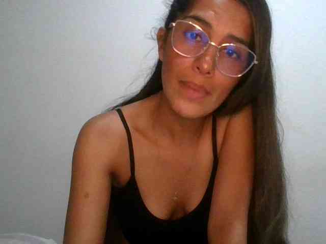 JuanaBrunette webcam