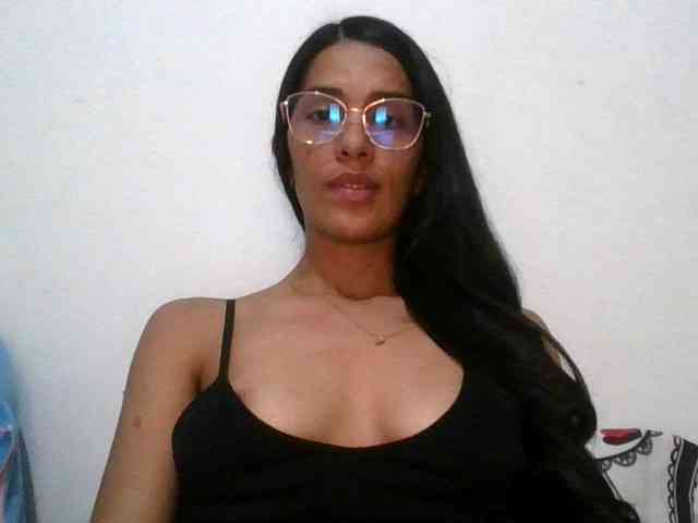JuanaBrunette webcam