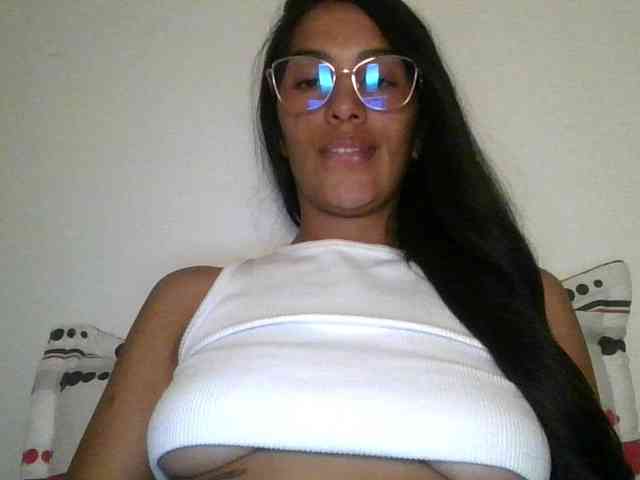 JuanaBrunette webcam