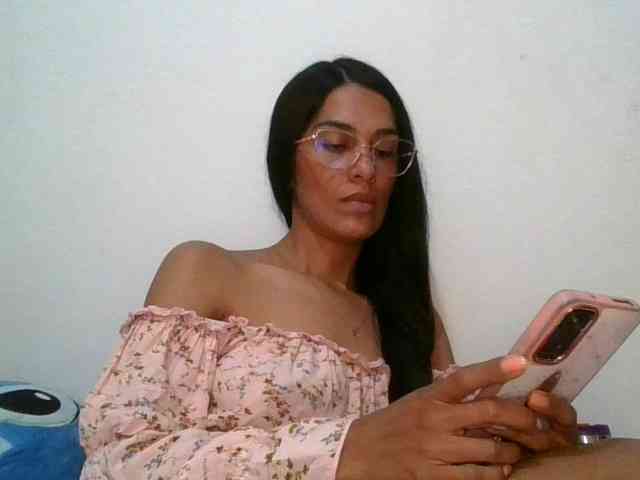 JuanaBrunette webcam