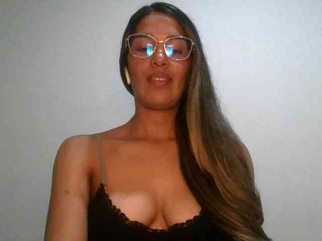 JuanaBrunette webcam