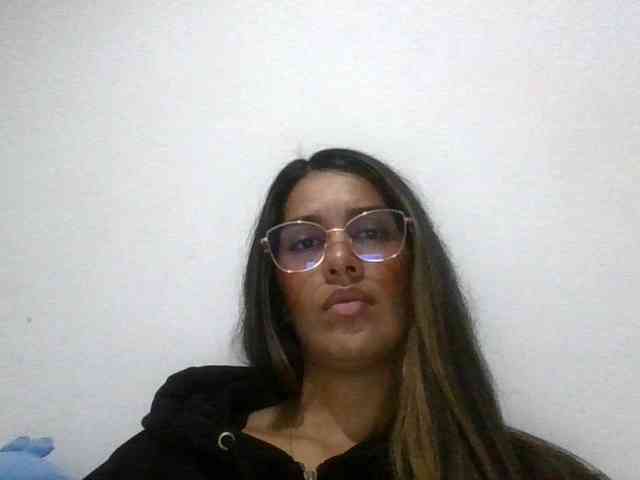 JuanaBrunette webcam