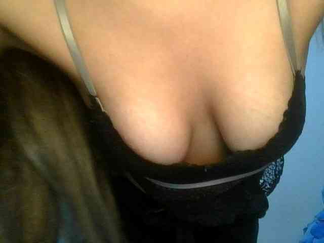 JuanaBrunette webcam