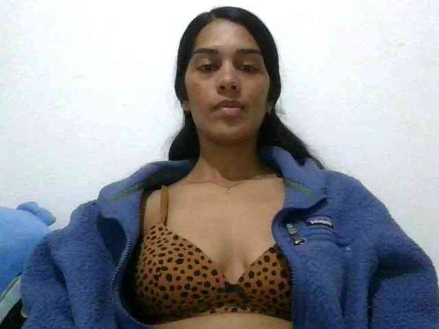 JuanaBrunette webcam