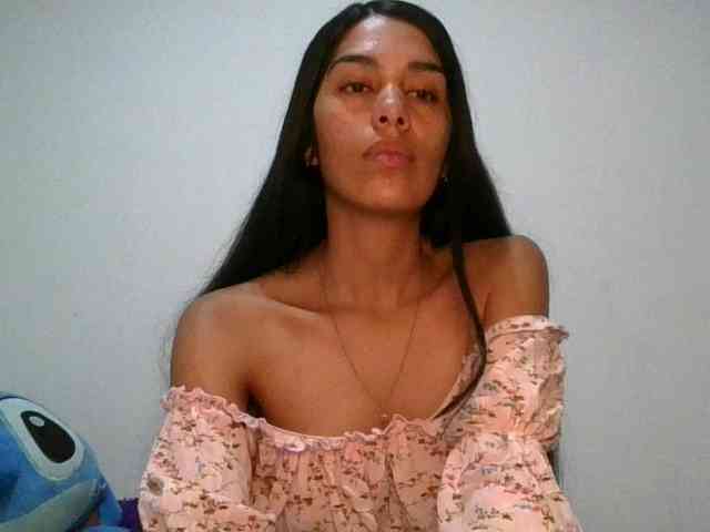 JuanaBrunette webcam