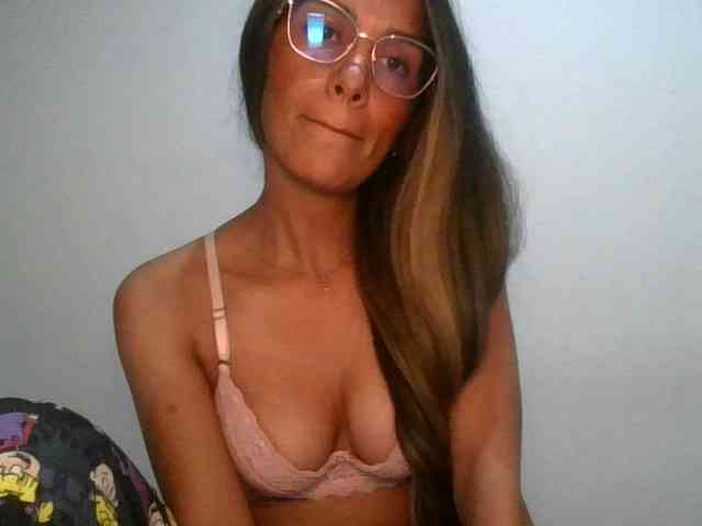 JuanaBrunette webcam