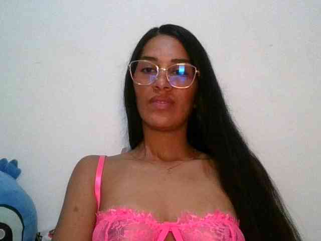 JuanaBrunette webcam