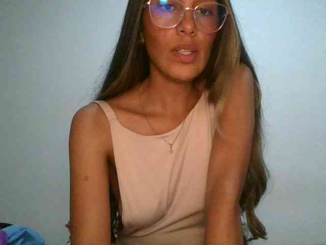 JuanaBrunette webcam