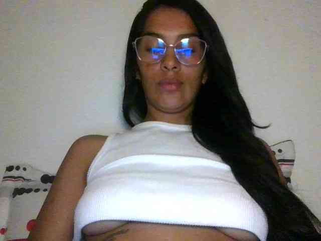 JuanaBrunette webcam