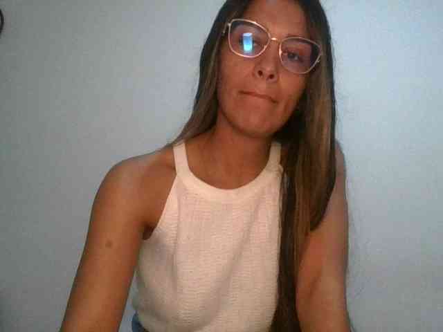 JuanaBrunette webcam