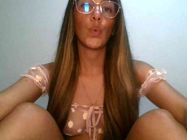 JuanaBrunette webcam