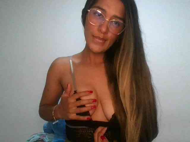 JuanaBrunette webcam