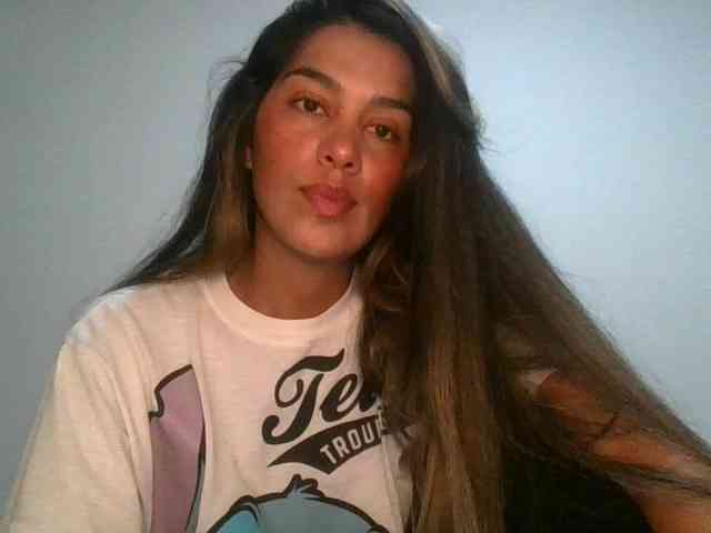 JuanaBrunette webcam