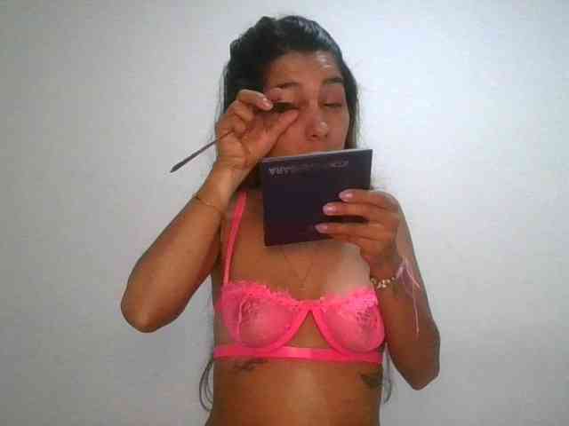 JuanaBrunette webcam