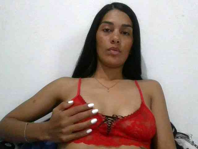 JuanaBrunette webcam