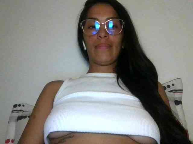 JuanaBrunette webcam