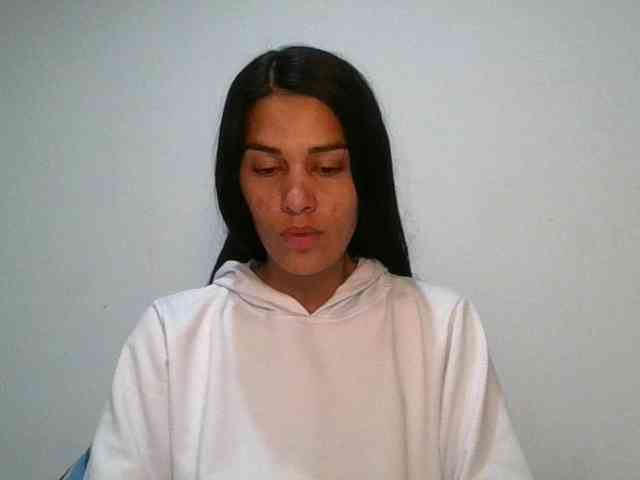 JuanaBrunette webcam
