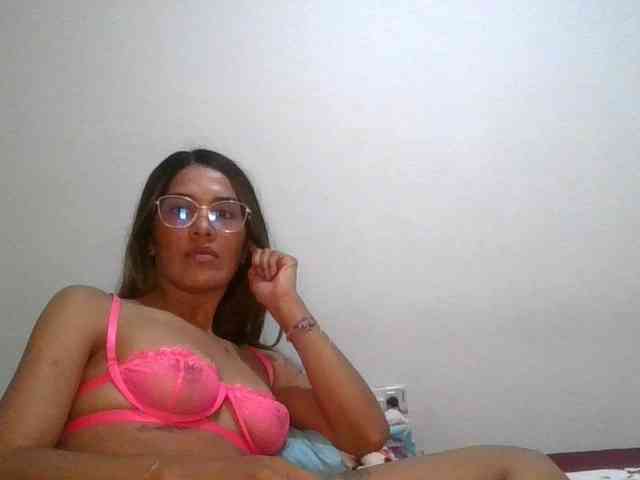 JuanaBrunette webcam
