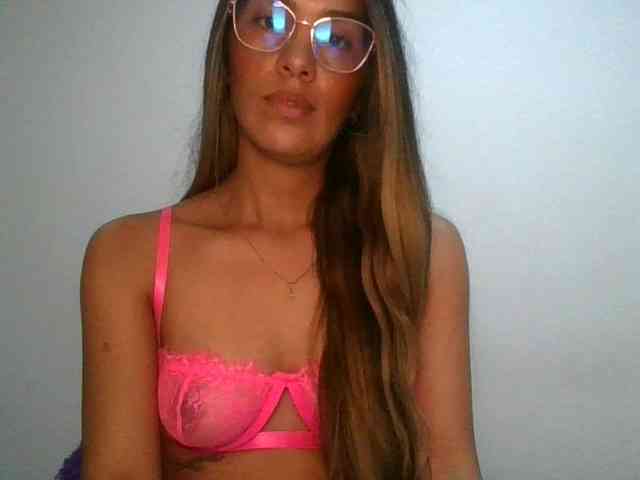 JuanaBrunette webcam