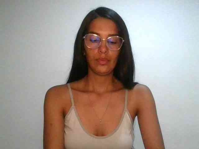 JuanaBrunette webcam