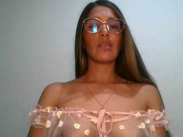 JuanaBrunette webcam