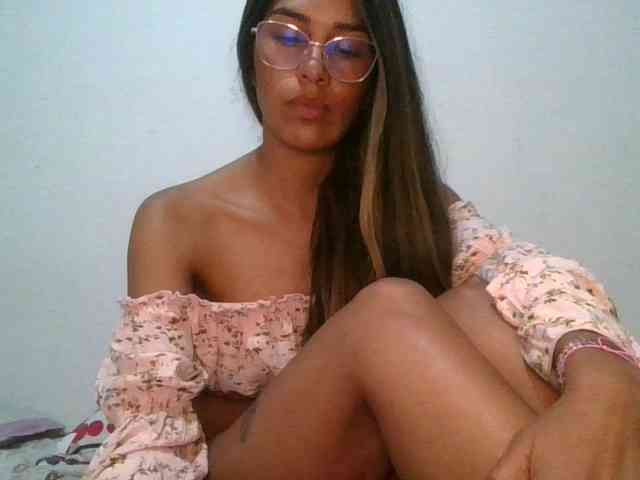 JuanaBrunette webcam