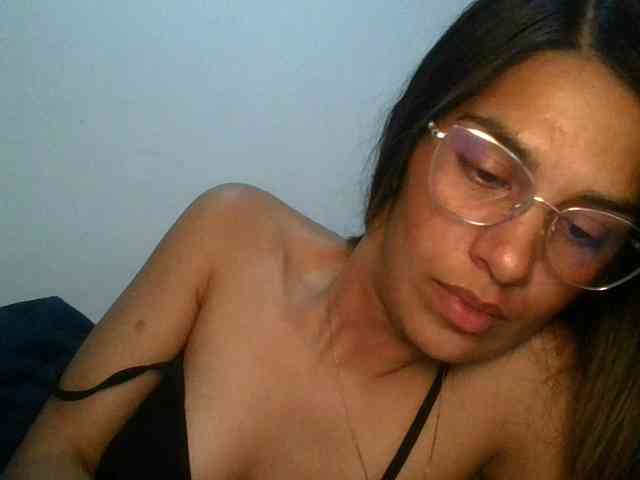 JuanaBrunette webcam