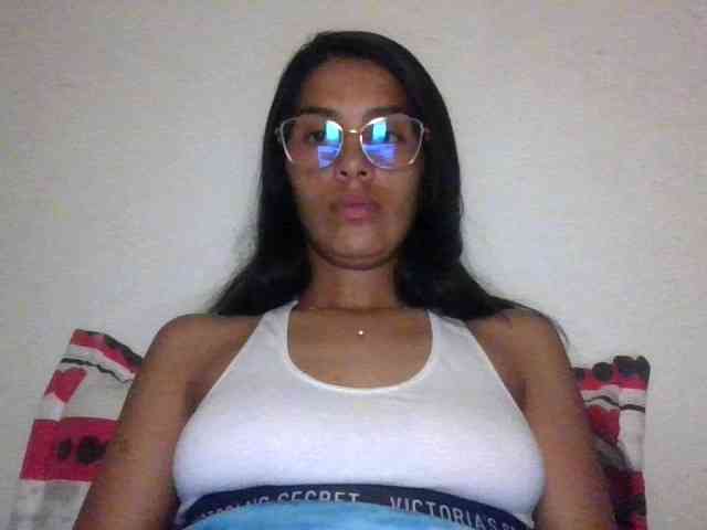 JuanaBrunette webcam
