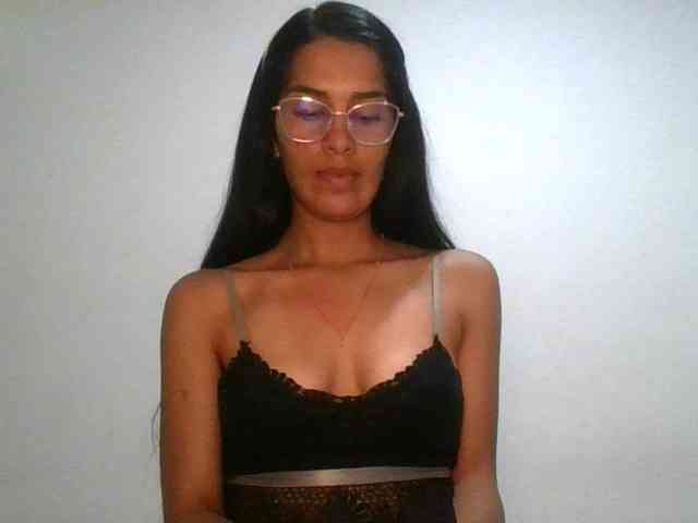 JuanaBrunette webcam