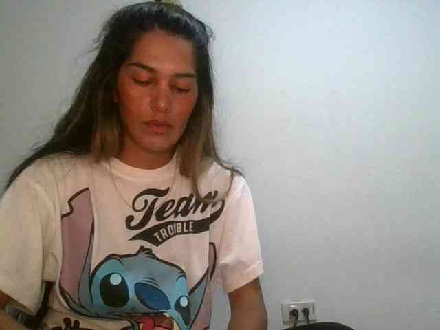 JuanaBrunette webcam