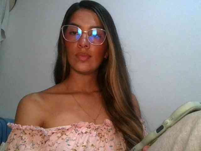 JuanaBrunette webcam