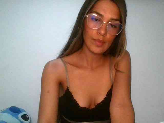 JuanaBrunette webcam