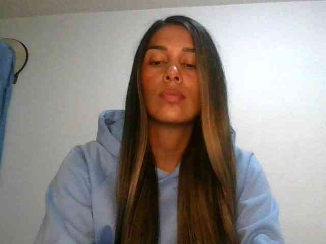 JuanaBrunette webcam