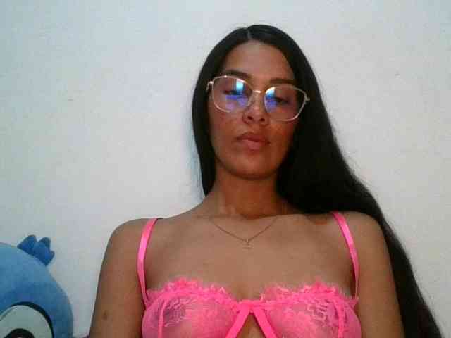 JuanaBrunette webcam