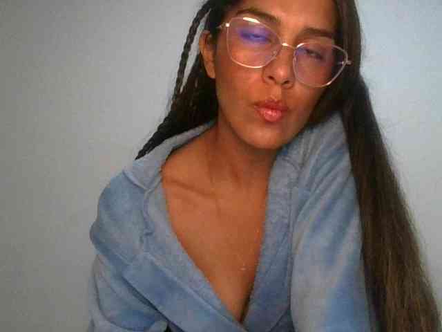 JuanaBrunette webcam