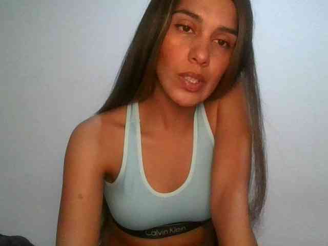 JuanaBrunette webcam