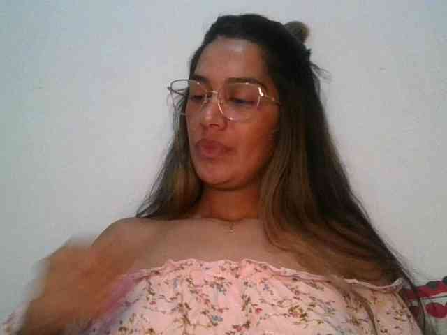 JuanaBrunette webcam