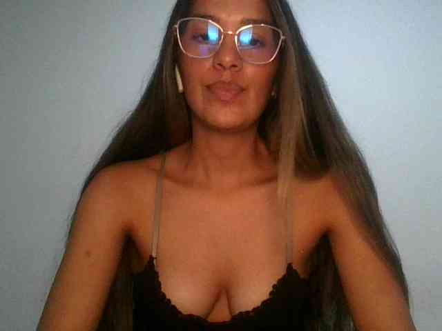 JuanaBrunette webcam