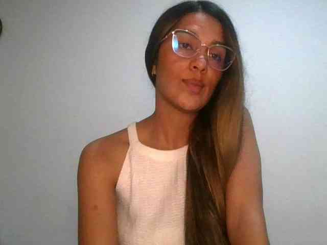 JuanaBrunette webcam