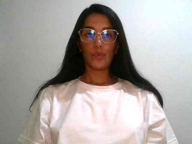 JuanaBrunette webcam
