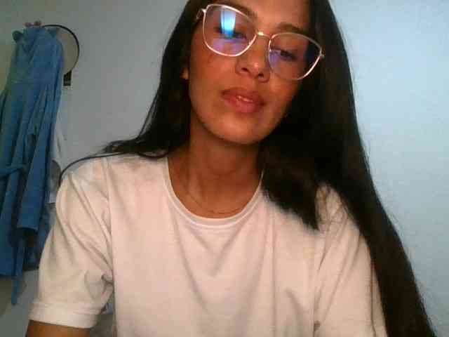 JuanaBrunette webcam
