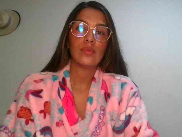 JuanaBrunette webcam