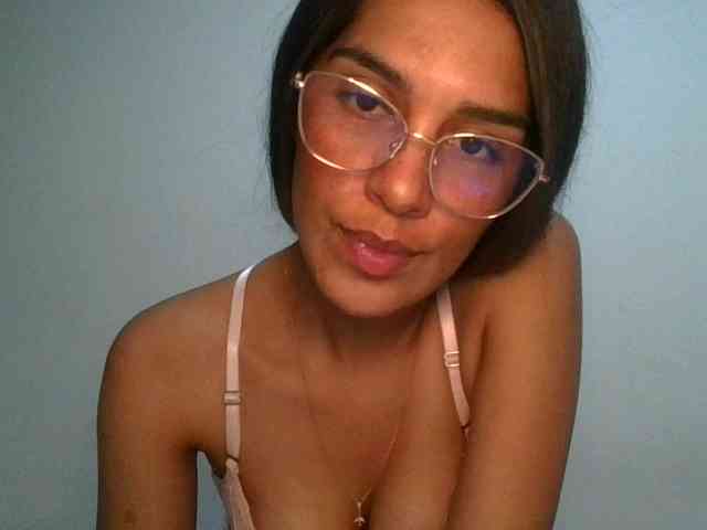 JuanaBrunette webcam