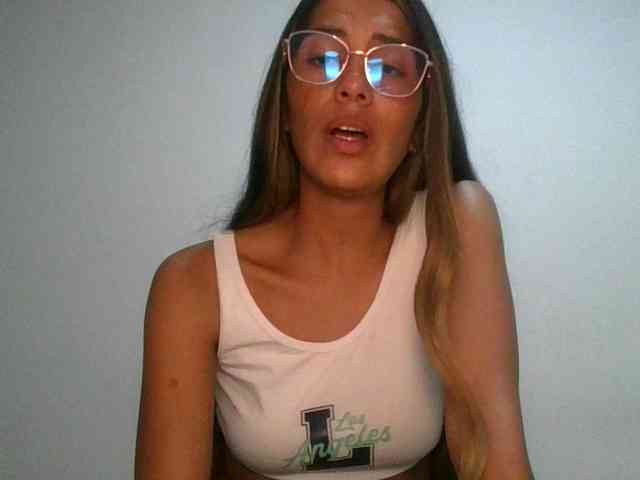 JuanaBrunette webcam