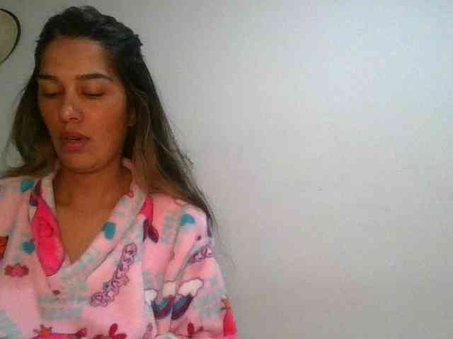 JuanaBrunette webcam