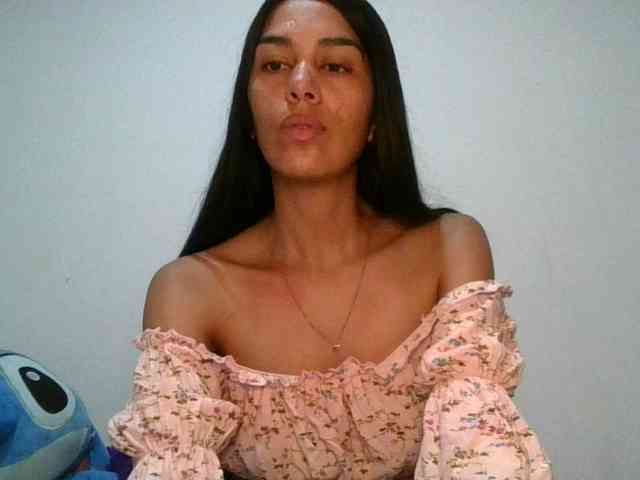 JuanaBrunette webcam