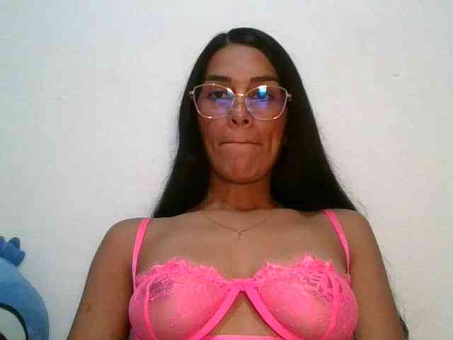 JuanaBrunette webcam