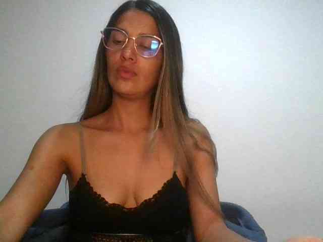 JuanaBrunette webcam