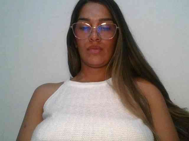 JuanaBrunette webcam