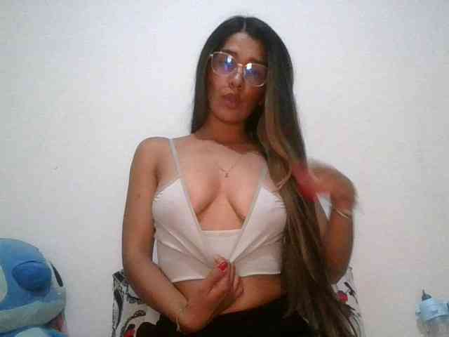 JuanaBrunette webcam